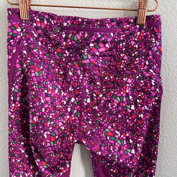Lululemon Real Quick Crop Paradise Camo Multi/Regal Plum Active Pants 4 - Picture 5 of 8